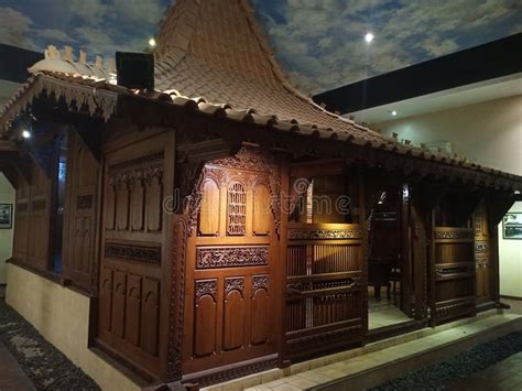  Riveting Reflections: Exploring Traditional Javanese Architecture Through the Lens of History and Culture